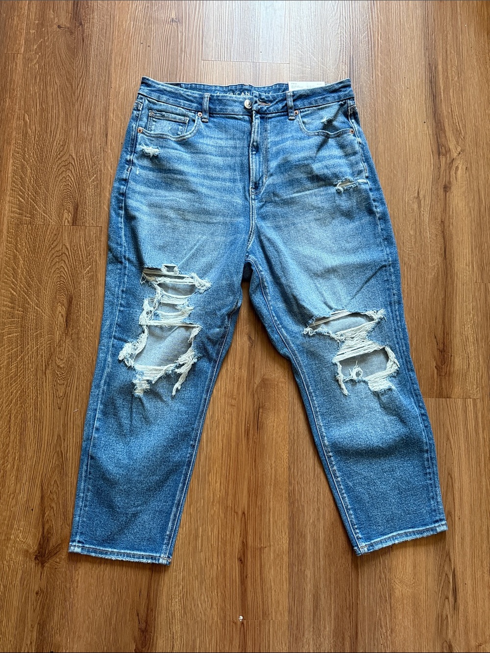 American Eagle Women’s Distressed Blue Jeans